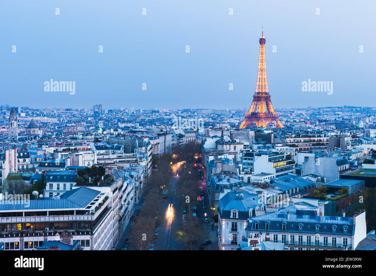 La ville de Paris, au crépuscule, en France Banque D'Images
