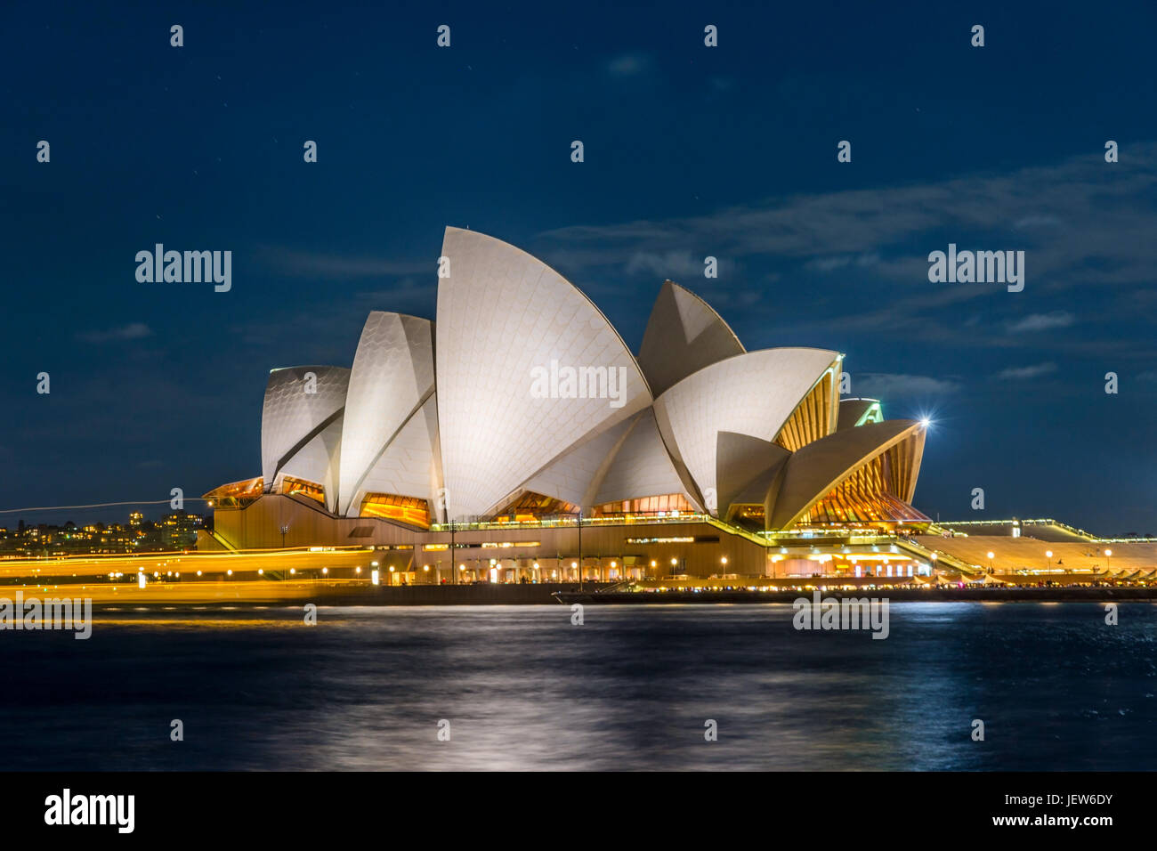 Vue sur l'Opéra de Sydney la nuit, long exposure Banque D'Images