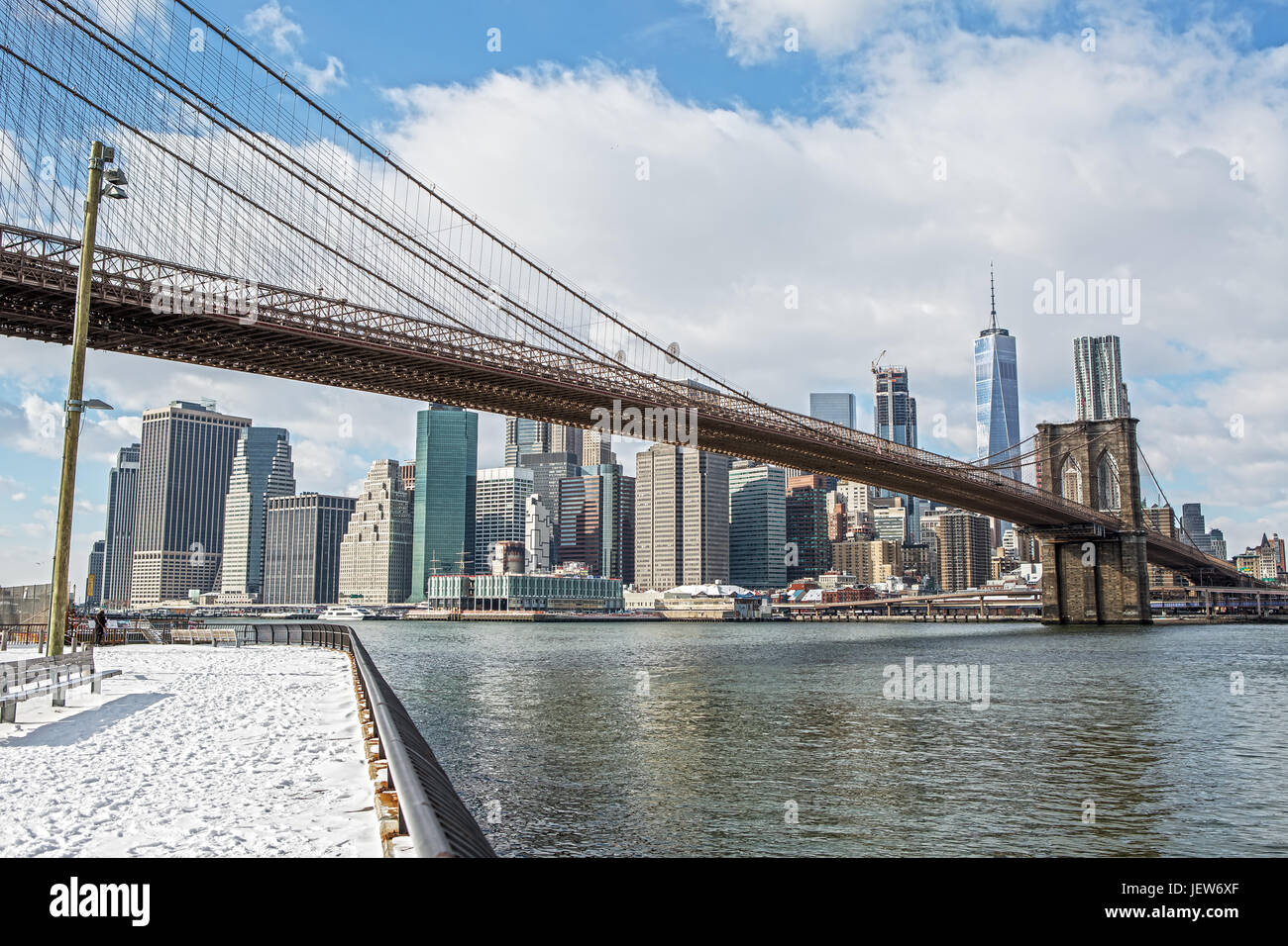 Pont de Brooklyn et les toits de Manhattan, New York Banque D'Images