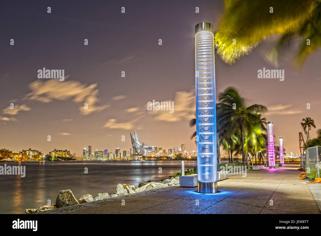 South Pointe Park à Miami dans la nuit Banque D'Images