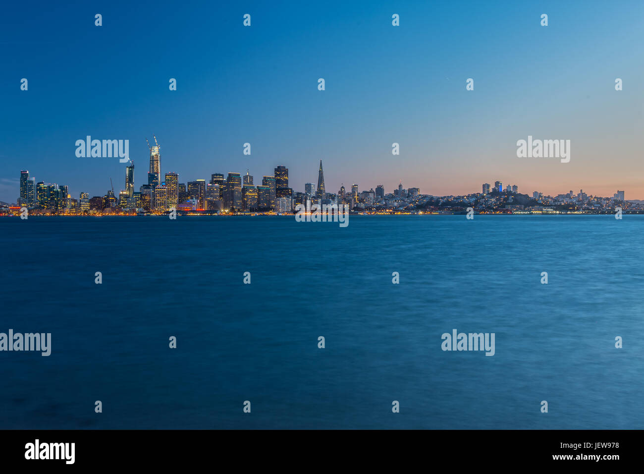 San Francisco Skyline de Treasure Island at Dusk Banque D'Images