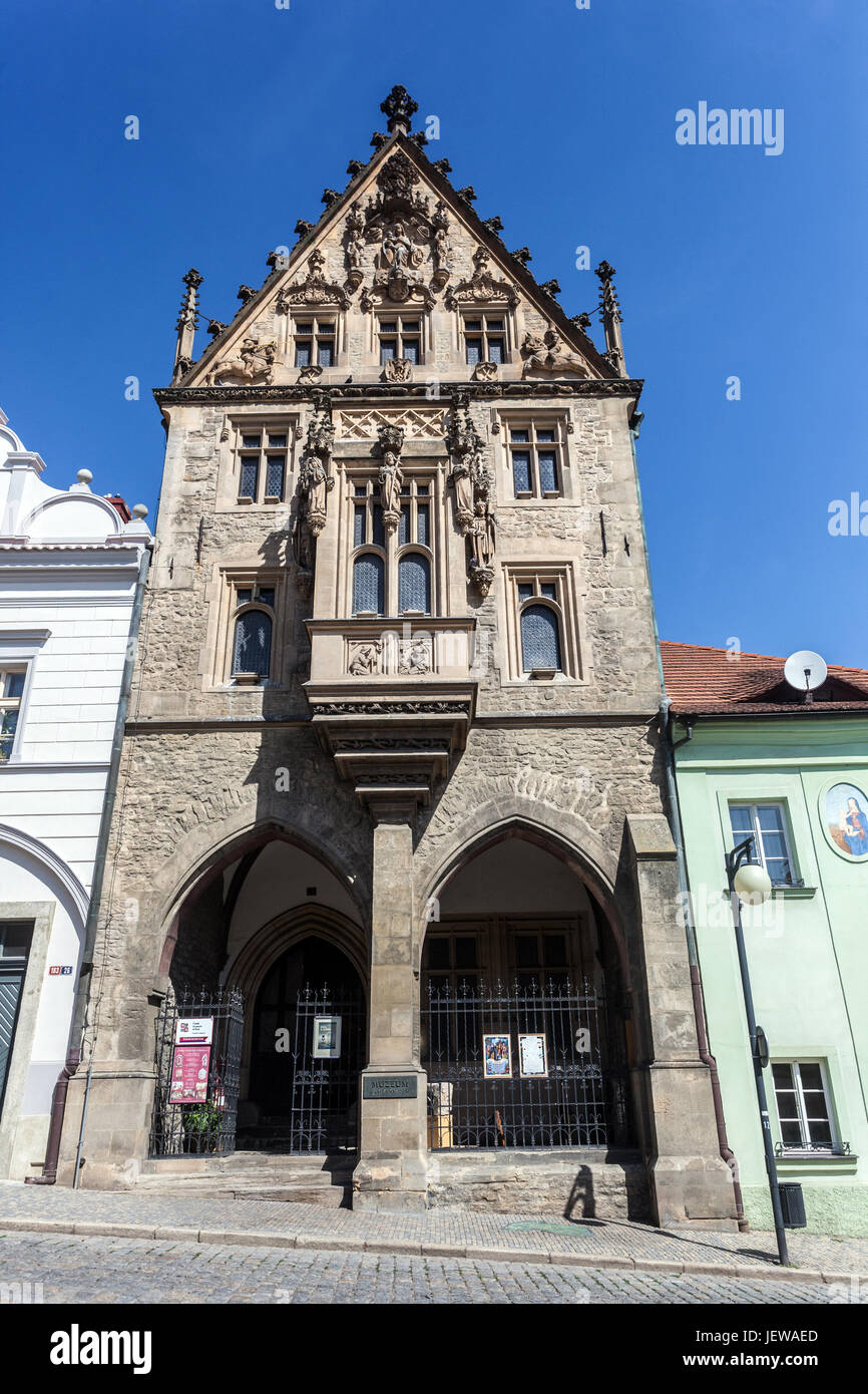 Maison en pierre de style gothique médiévale, classée Monument Historique, la vieille ville, Kutna Hora, l'UNESCO, la Bohême, République Tchèque, Europe Banque D'Images