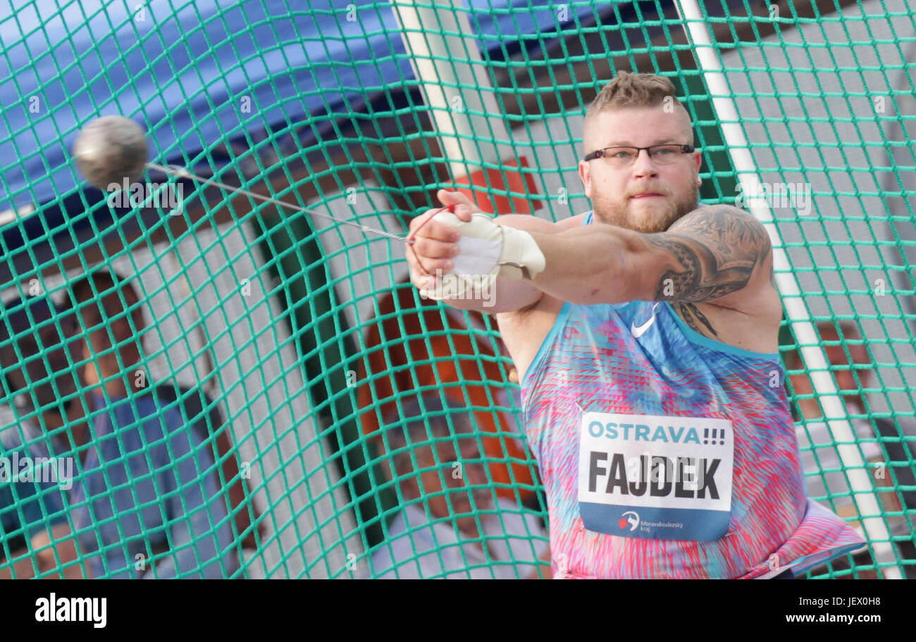 Ostrava, République tchèque. 27 Juin, 2017. Pawel Fajdek de Pologne a remporté le lancer du marteau hommes de Golden Spike Ostrava réunion d'athlétisme d'Ostrava, République tchèque, le 27 juin 2017. Crédit : Petr Sznapka/CTK Photo/Alamy Live News Banque D'Images