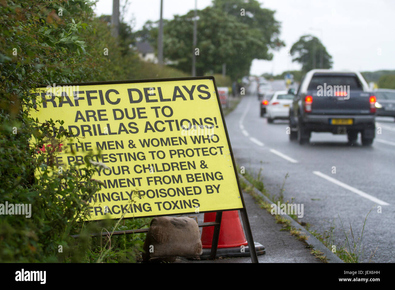 Blackpool, Lancashire, le 28 juin 2017. Protestation de fracturation se poursuit. Des manifestants anti-fracturation continuent de manifester contre la Cuadrilla Site expérimental à peu près de Plumpton Blackpool, dans le Lancashire. Le processus de fracturation par le forage profond et l'injection de produits chimiques sous haute pression s'est avérée extrêmement controversé avec des démonstrations dans le monde entier. Credit : Cernan Elias/Alamy Live News Banque D'Images