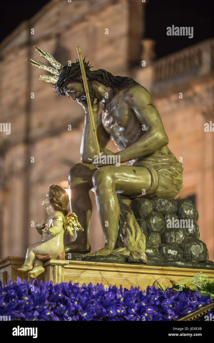 Linares, province de Jaén, Espagne - 15 mars 2014 : Notre Père Jésus de l'humilité, il représente le moment après la flagellation et la dérision par la Garde côtière canadienne Ro Banque D'Images