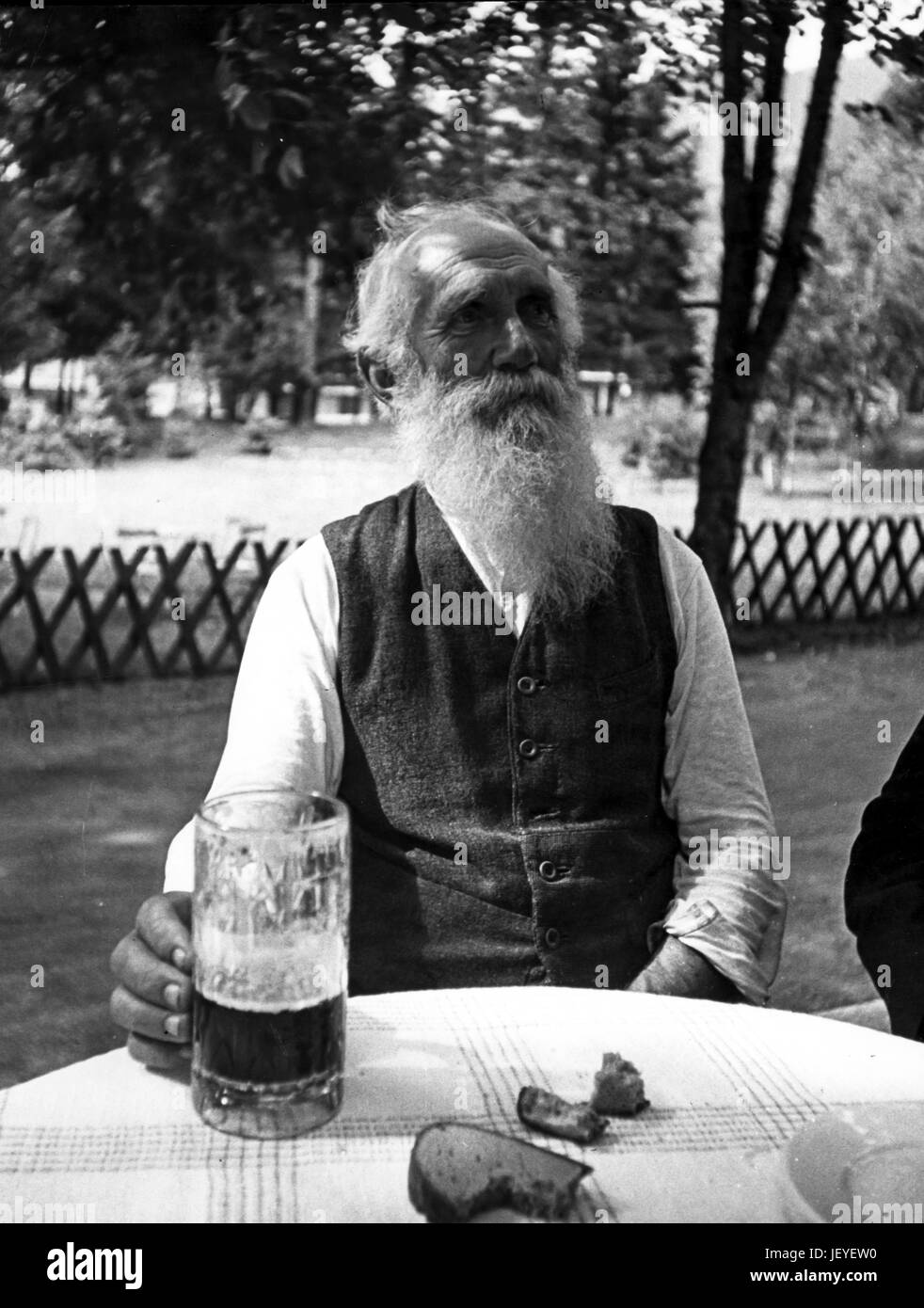 Un homme âgé à la bière, Allemagne Banque D'Images