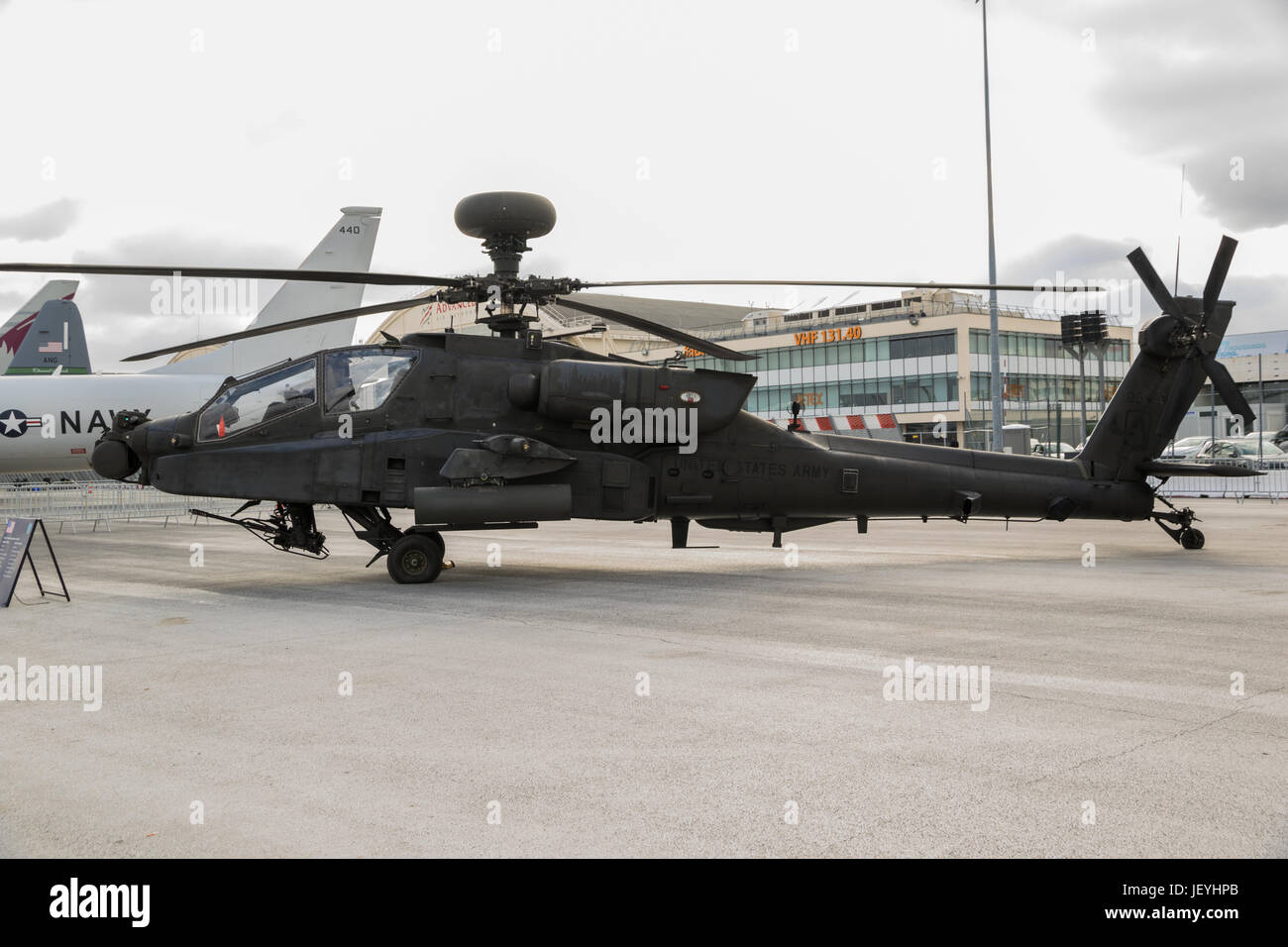 PARIS, FRANCE - JUN 23, 2017 : US Army Boeing AH-64 Apache Hélicoptère de combat sur l'affichage au Bourget 2017 Banque D'Images
