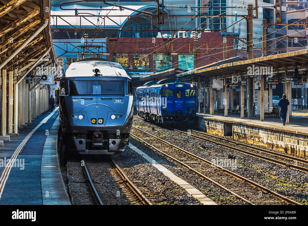 Le train 787 series à la gare de Nagasaki au Japon Banque D'Images