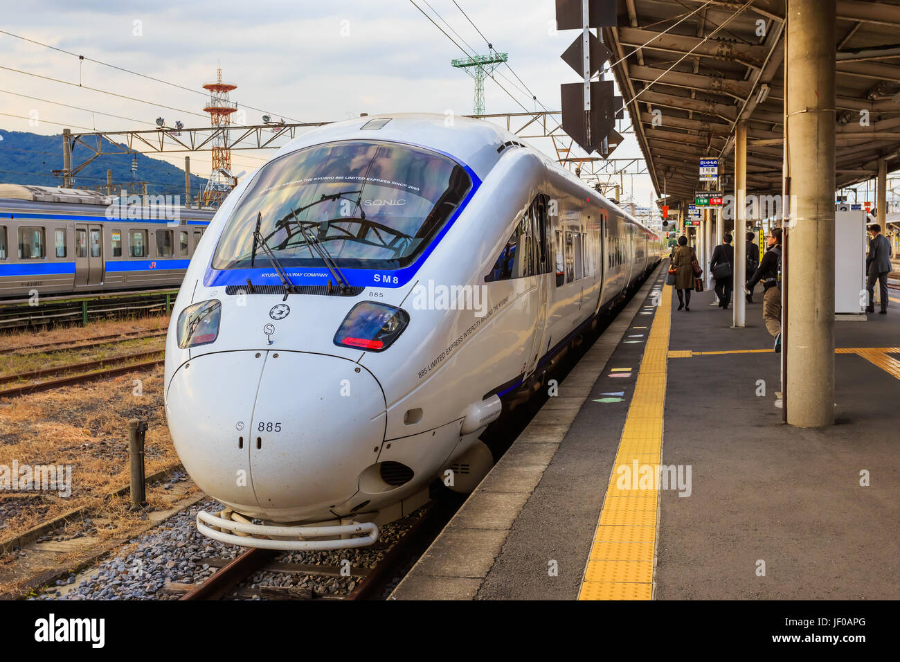 Kamome (Sonic 885) Limited express à Nagasaki, Japon Banque D'Images