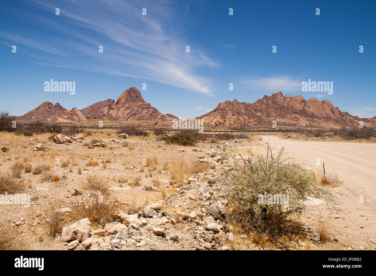 Route de la montagne Spitzkoppe en Namibie Banque D'Images