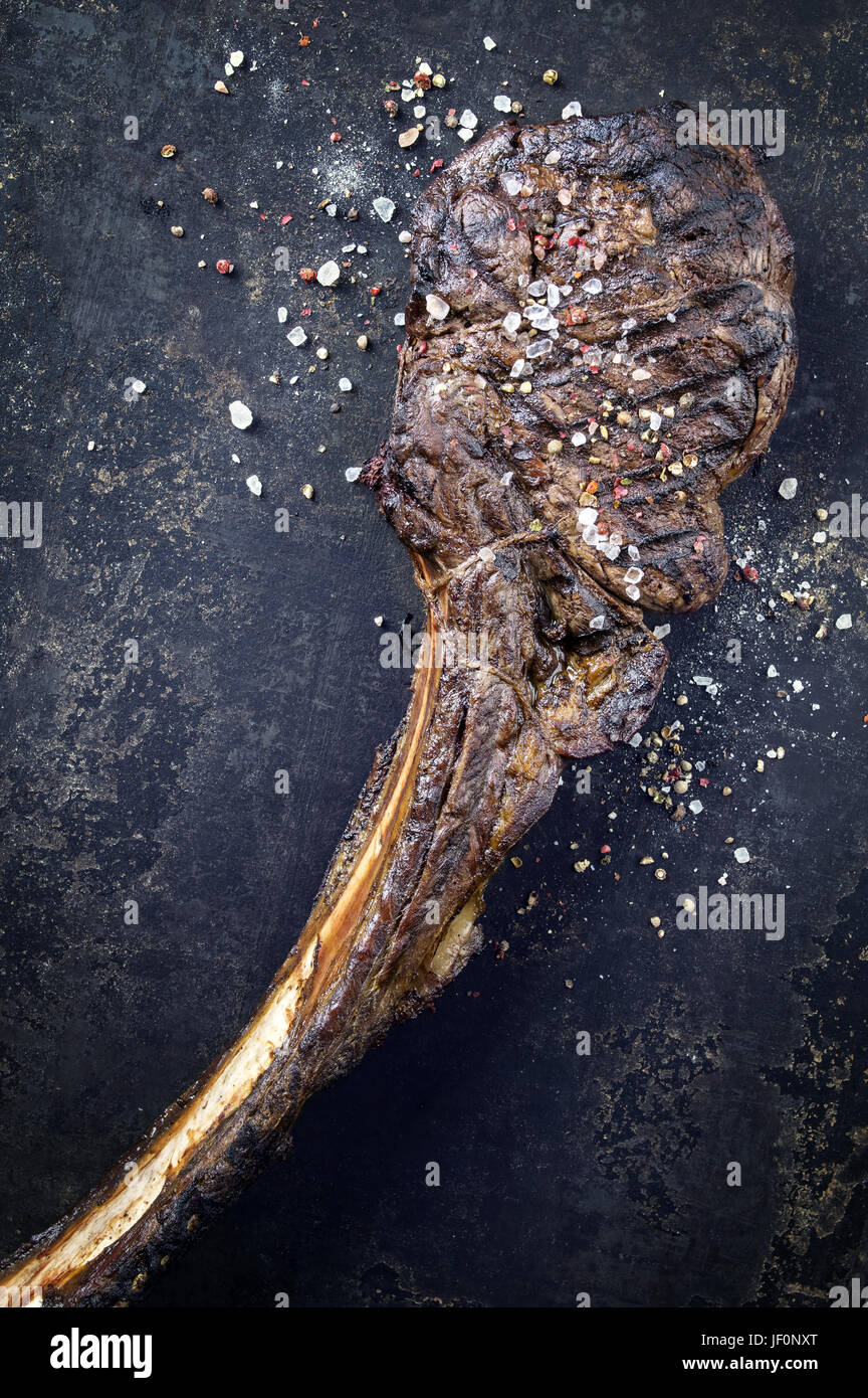 Barbecue Steak Tomahawk de sec Banque D'Images
