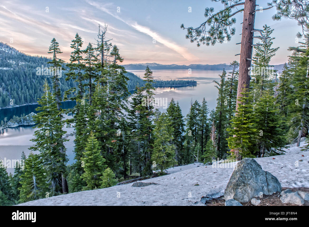 Emerald Bay au lac Tahoe sur une belle soirée Banque D'Images