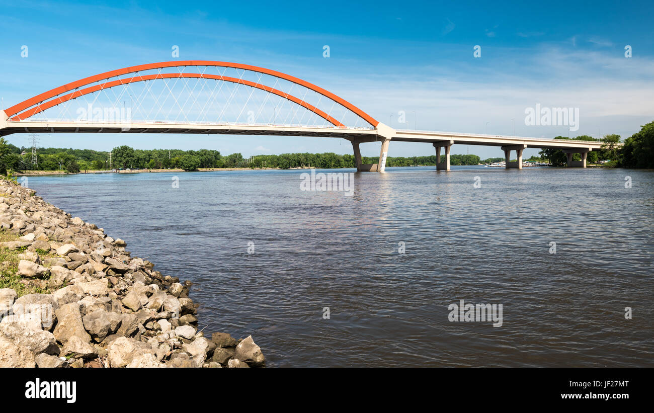 Hastings pont enjambe le fleuve Mississippi du Minnesota au Wisconsin Banque D'Images