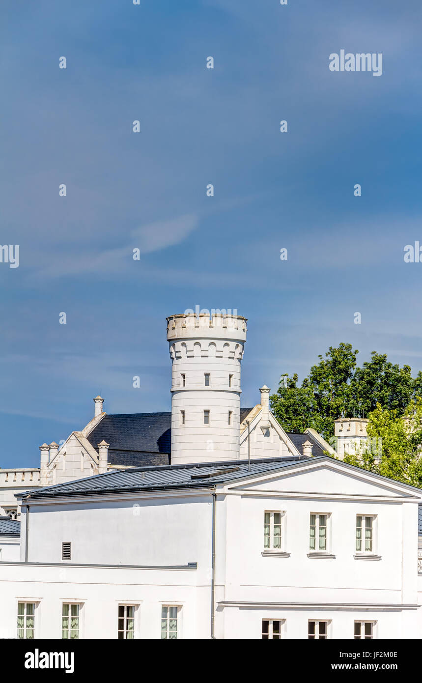 Maison blanche à historique de la côte de la mer Baltique Banque D'Images