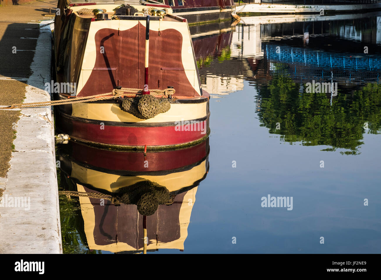 15-04 reflet dans l'eau tôt le matin, la Petite Venise, Londres, Angleterre, Royaume-Uni Banque D'Images