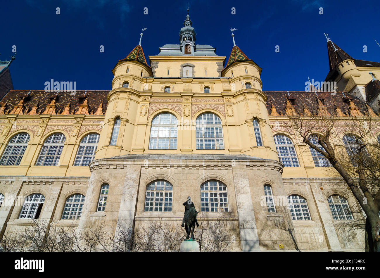 BUDAPEST, HONGRIE - le 22 février 2016 : l'extérieur du musée de l'Agriculture à Budapest, Hongrie Banque D'Images