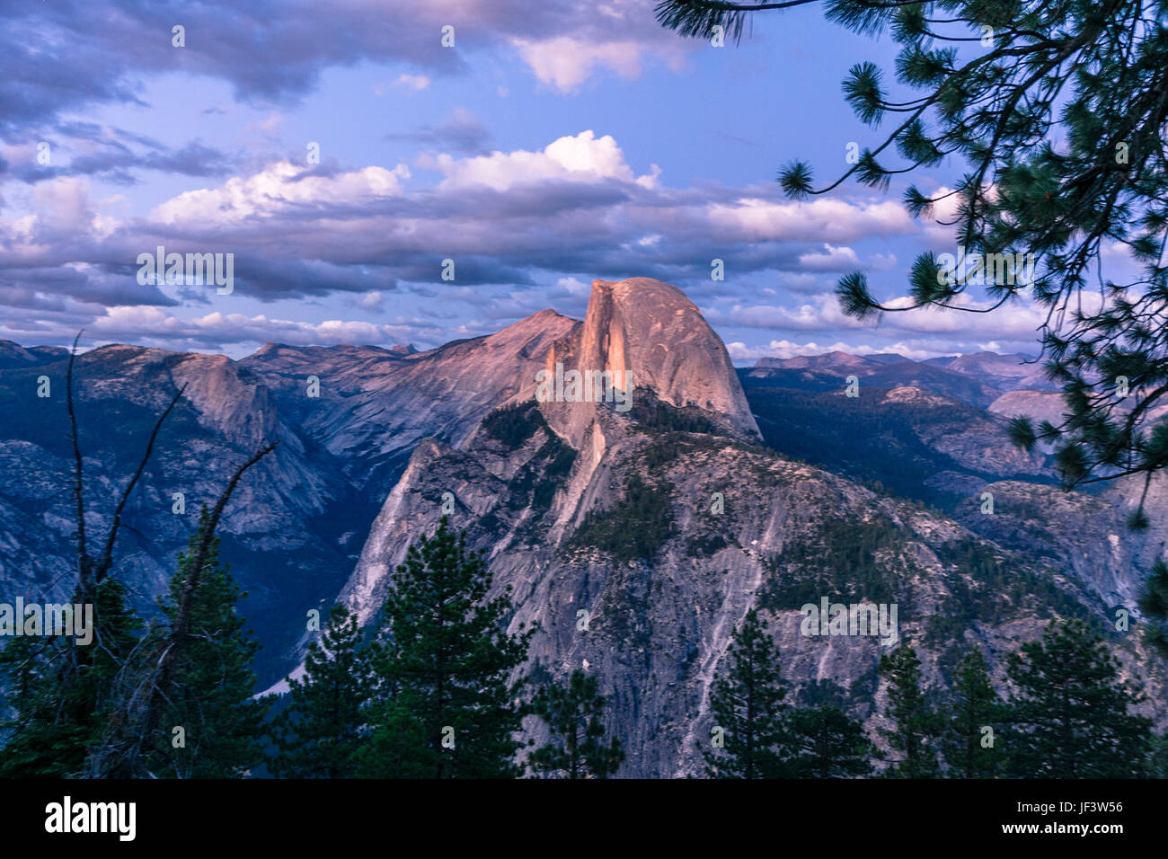 La montagne de la demi-lune, Yosemite, Californie Banque D'Images