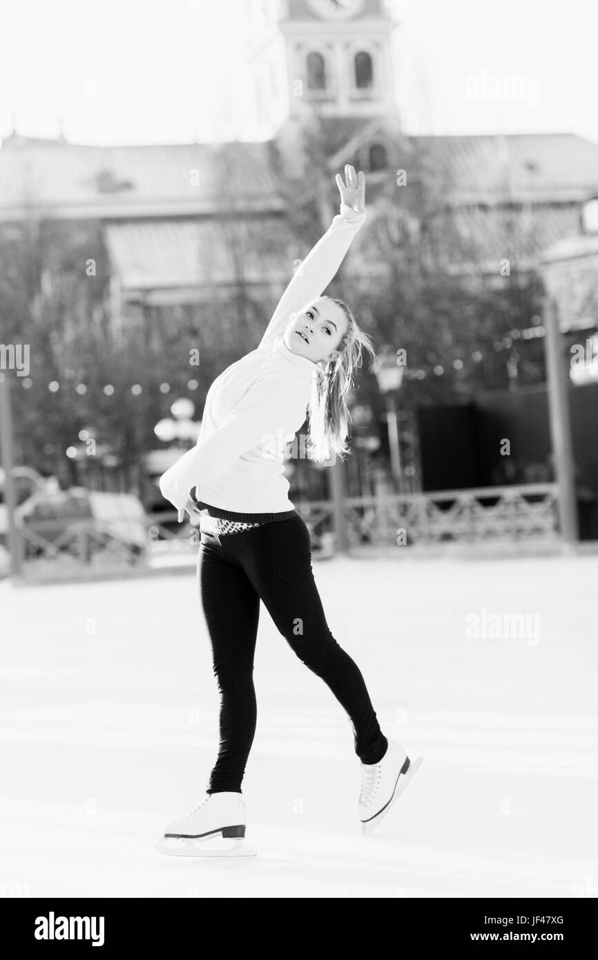 Woman figure skating Banque D'Images