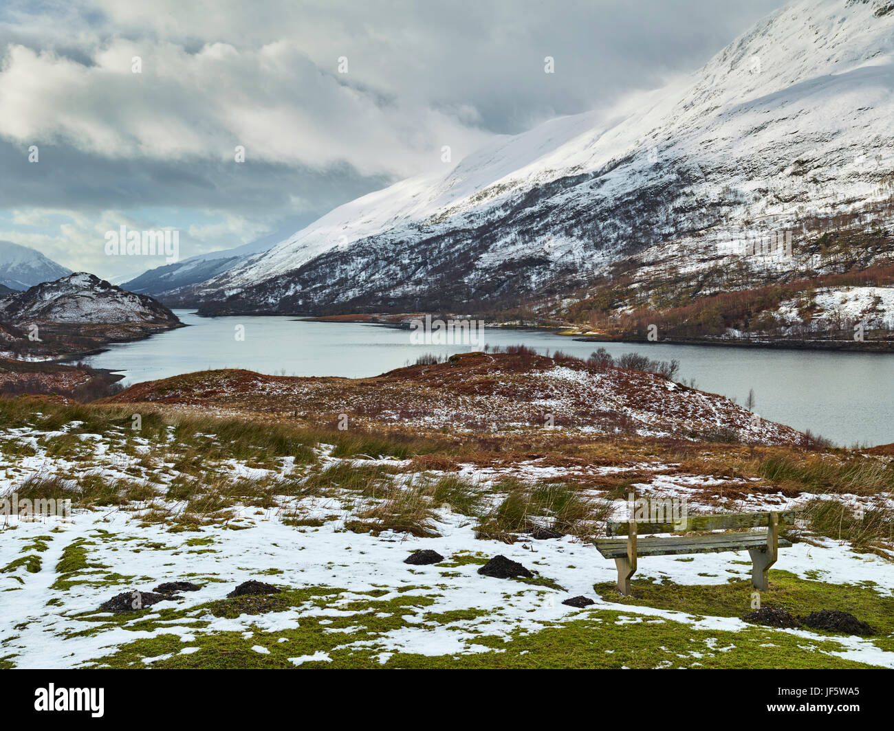 Les montagnes en hiver Banque D'Images