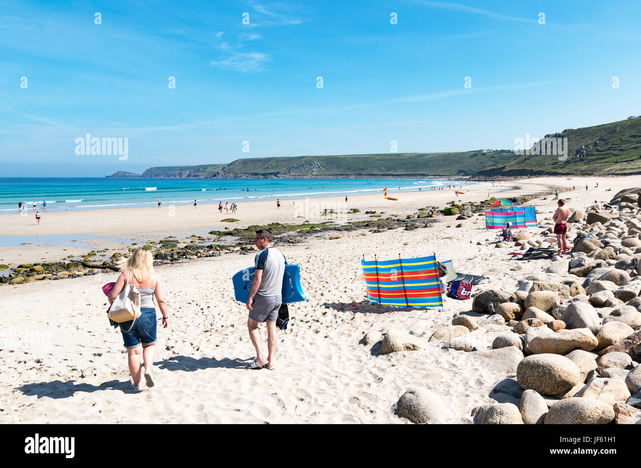 La plage de sable blanc à sennen cove Bay à Cornwall, Angleterre, Grande-Bretagne, Royaume-Uni. Banque D'Images