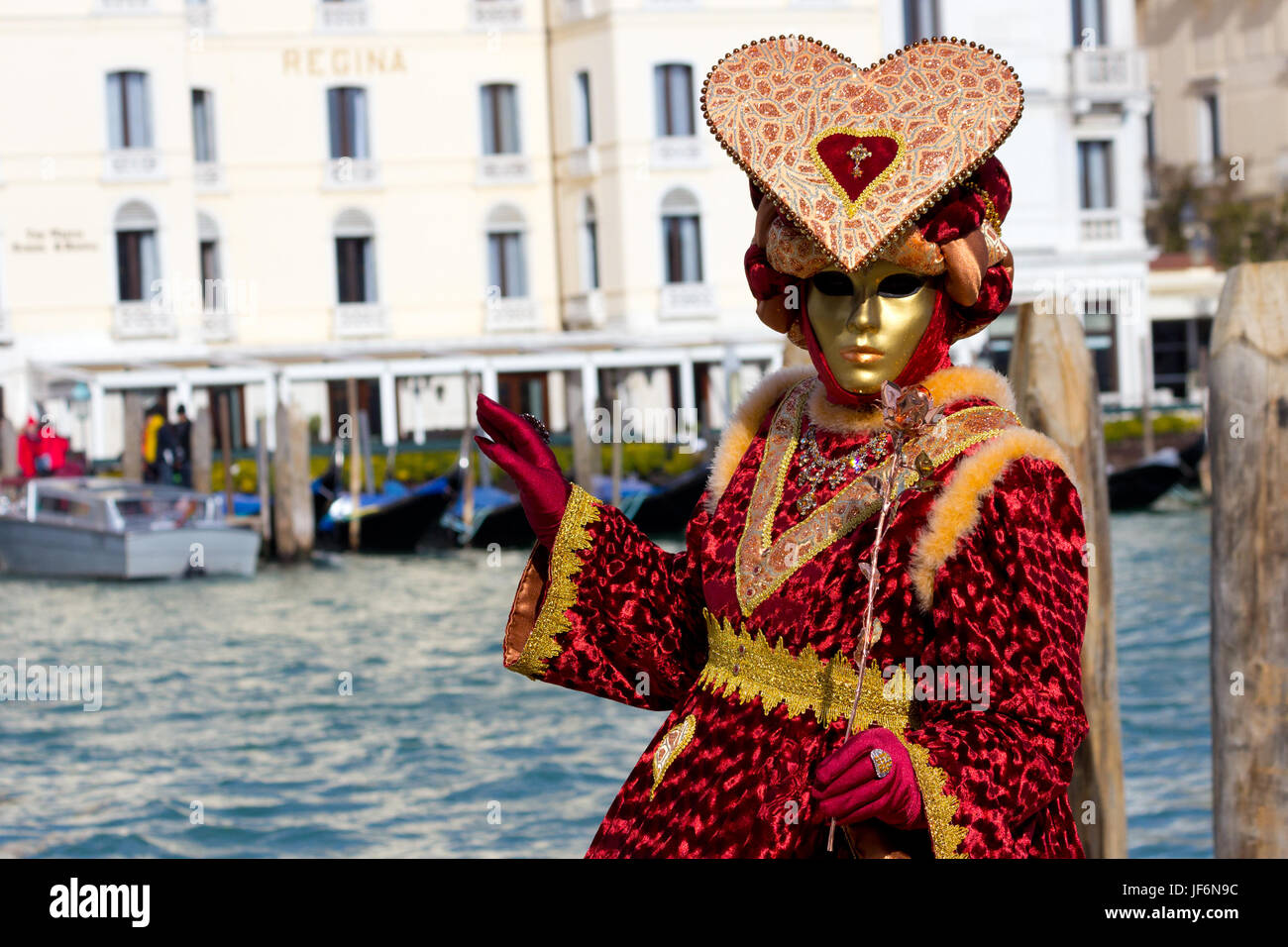 Venise - 7 Février : Carnaval de Venise au cours de femme en costume le 7 février 2013 à Venise, Italie. Cette année, le carnaval a eu lieu entre le 26 janvier - Banque D'Images