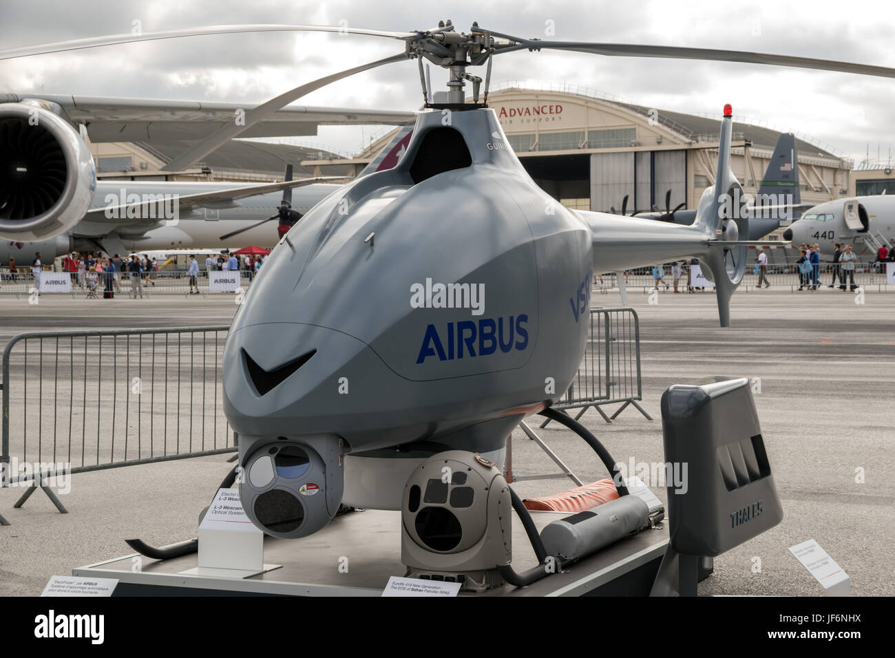 PARIS, FRANCE - JUN 23, 2017 : VSR700 drone hélicoptère autonome au Bourget 2017. Banque D'Images