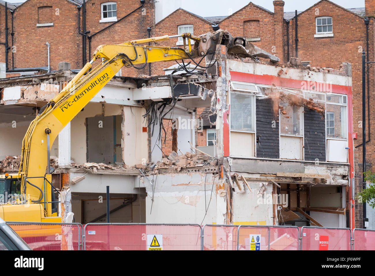 La démolition de bâtiments dans le centre-ville de Shrewsbury, Shropshire, England, UK Banque D'Images