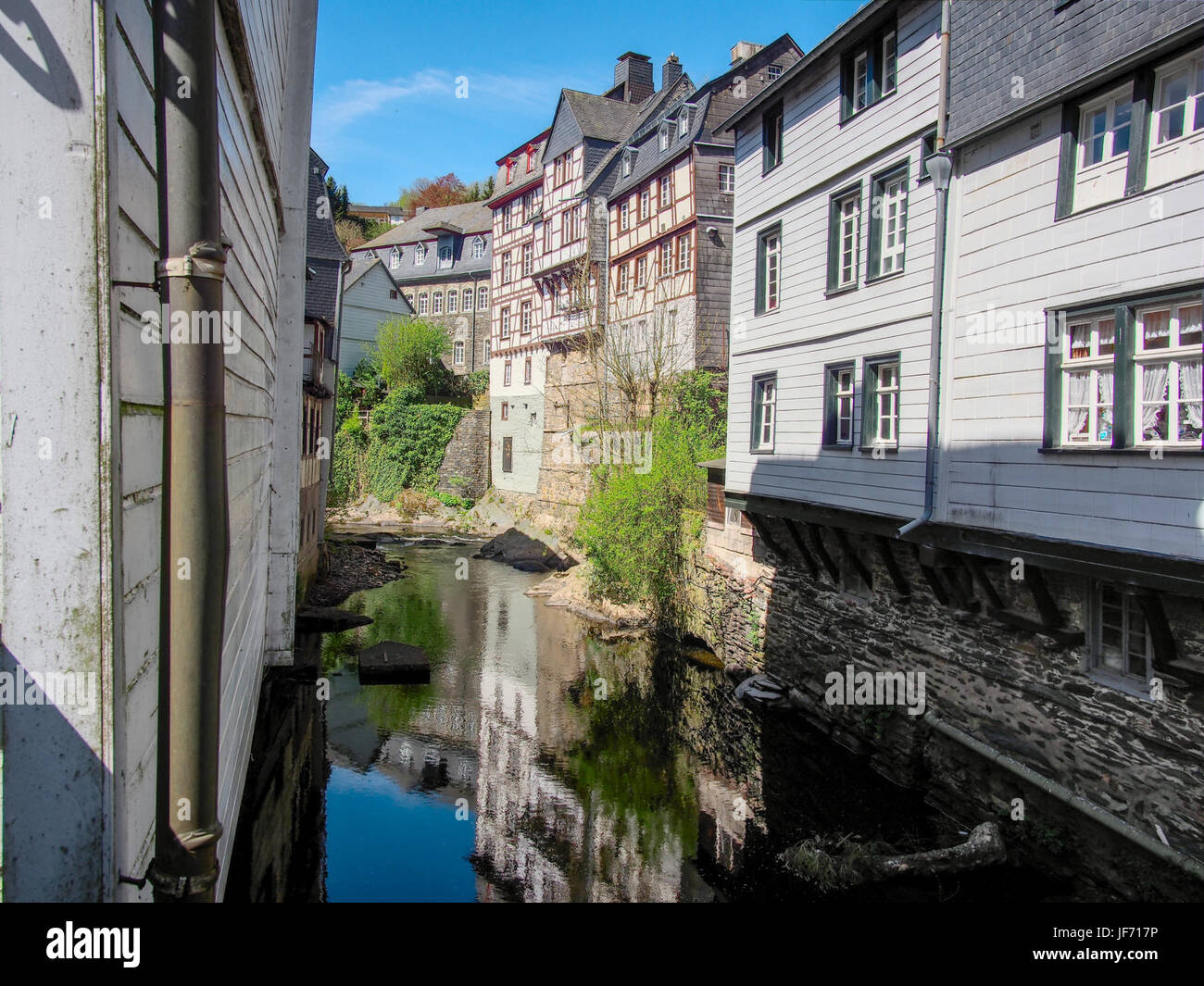 Hauser und Rur est un emplacement ou un établissement à Monschau, en Allemagne, près de Marktbrugge, représentant une zone pittoresque ou un site historique dans la région. Banque D'Images Hauser und Rur est un emplacement ou un établissement à Monschau, en Allemagne, près de Marktbrugge, représentant une zone pittoresque ou un site historique dans la région. Banque D'Images