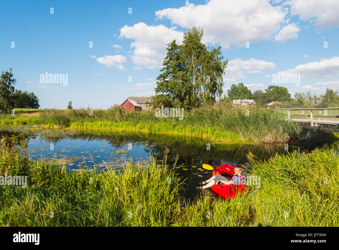 L'homme du rafting sur la rivière Banque D'Images