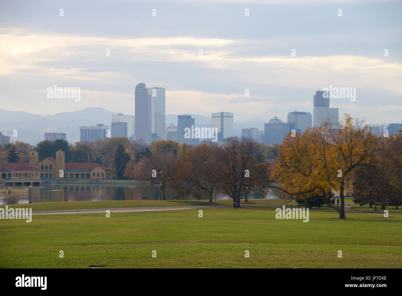 Vue du musée de la nature et de la science à l'horizon de Denver, Colorado Banque D'Images