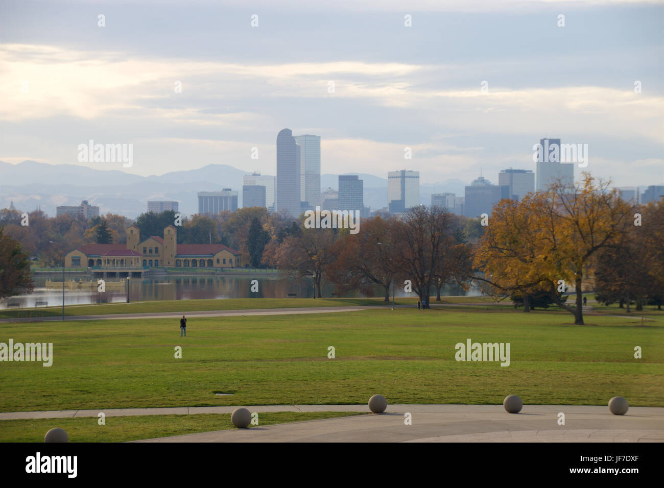 Vue du musée de la nature et de la science à l'horizon de Denver, Colorado Banque D'Images