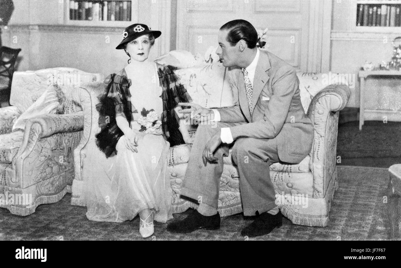 Marie tempête comme Georgina Leigh et Rex Harrison comme Mark Kurt dans Robert Morley 's 'Short' au Queen's Theatre, Londres, 1935. Marie Tempête, chanteuse et actrice anglaise, 15 juillet 1864 - 15 octobre 1942. Rex Harrison, acteur anglais, 5 mars 1908 - 2 juin 1990. Banque D'Images Marie tempête comme Georgina Leigh et Rex Harrison comme Mark Kurt dans Robert Morley 's 'Short' au Queen's Theatre, Londres, 1935. Marie Tempête, chanteuse et actrice anglaise, 15 juillet 1864 - 15 octobre 1942. Rex Harrison, acteur anglais, 5 mars 1908 - 2 juin 1990. Banque D'Images