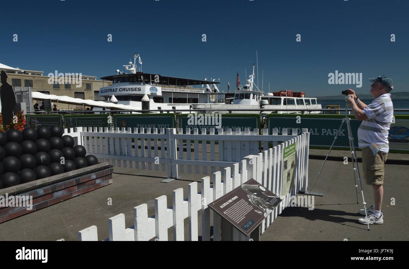 Alcatraz Cruises dans le Port de San Francisco à partir du 1er mai 2017, California USA Banque D'Images
