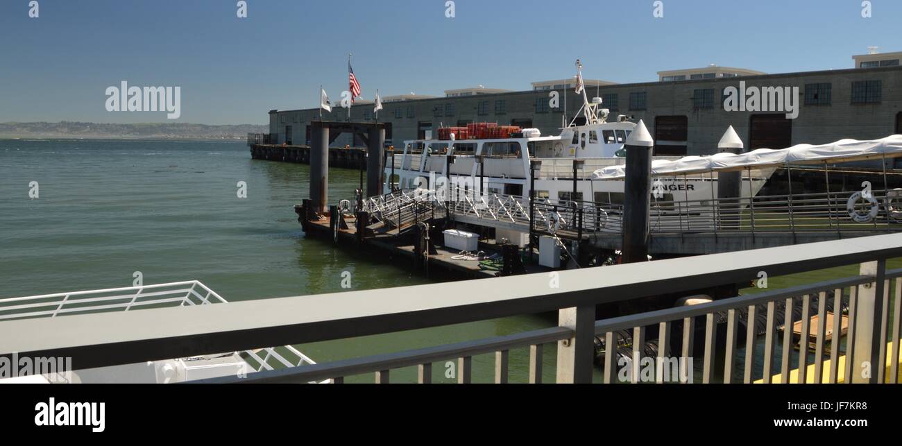 Alcatraz Cruises dans le Port de San Francisco à partir du 1er mai 2017, California USA Banque D'Images
