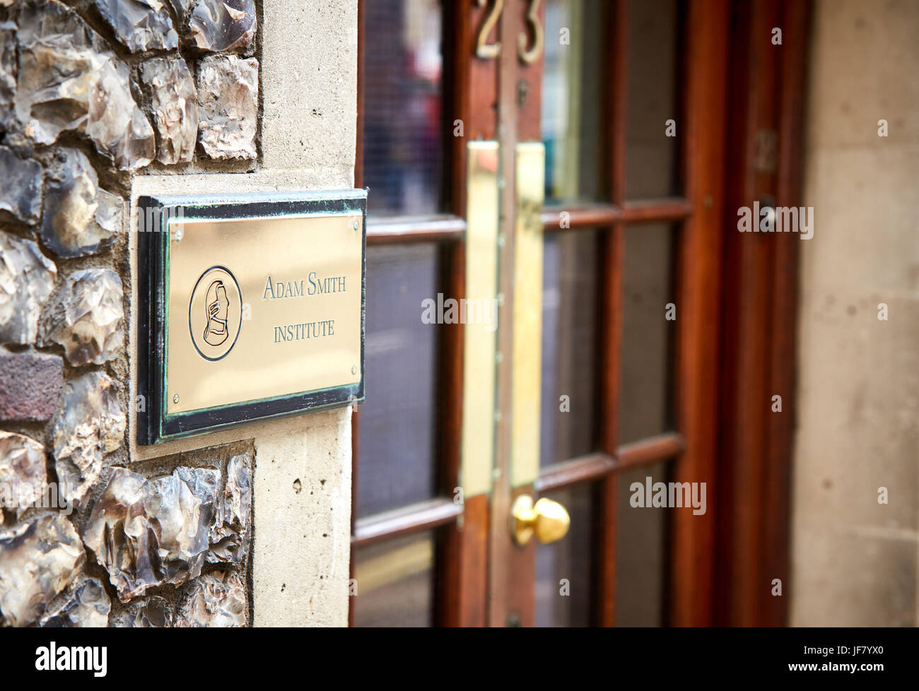 Plaque à l'extérieur de l'Adam Smith Institute à Londres Banque D'Images