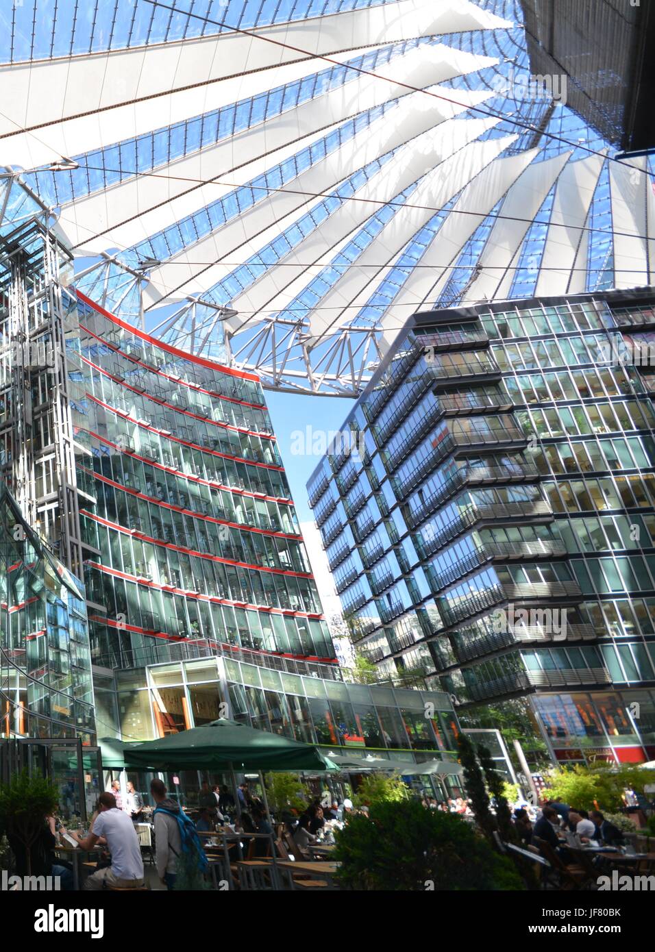 Impressions du Sony Center à la Potsdamer Platz à Berlin du 1 juin 2017, Allemagne Banque D'Images