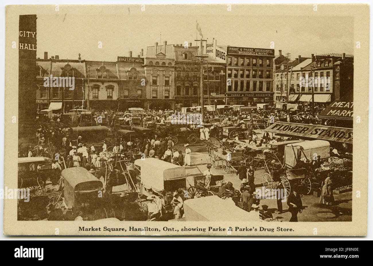 Market Square à Hamilton, Ontario : un carrefour dynamique pour les agriculteurs et le commerce local Banque D'Images