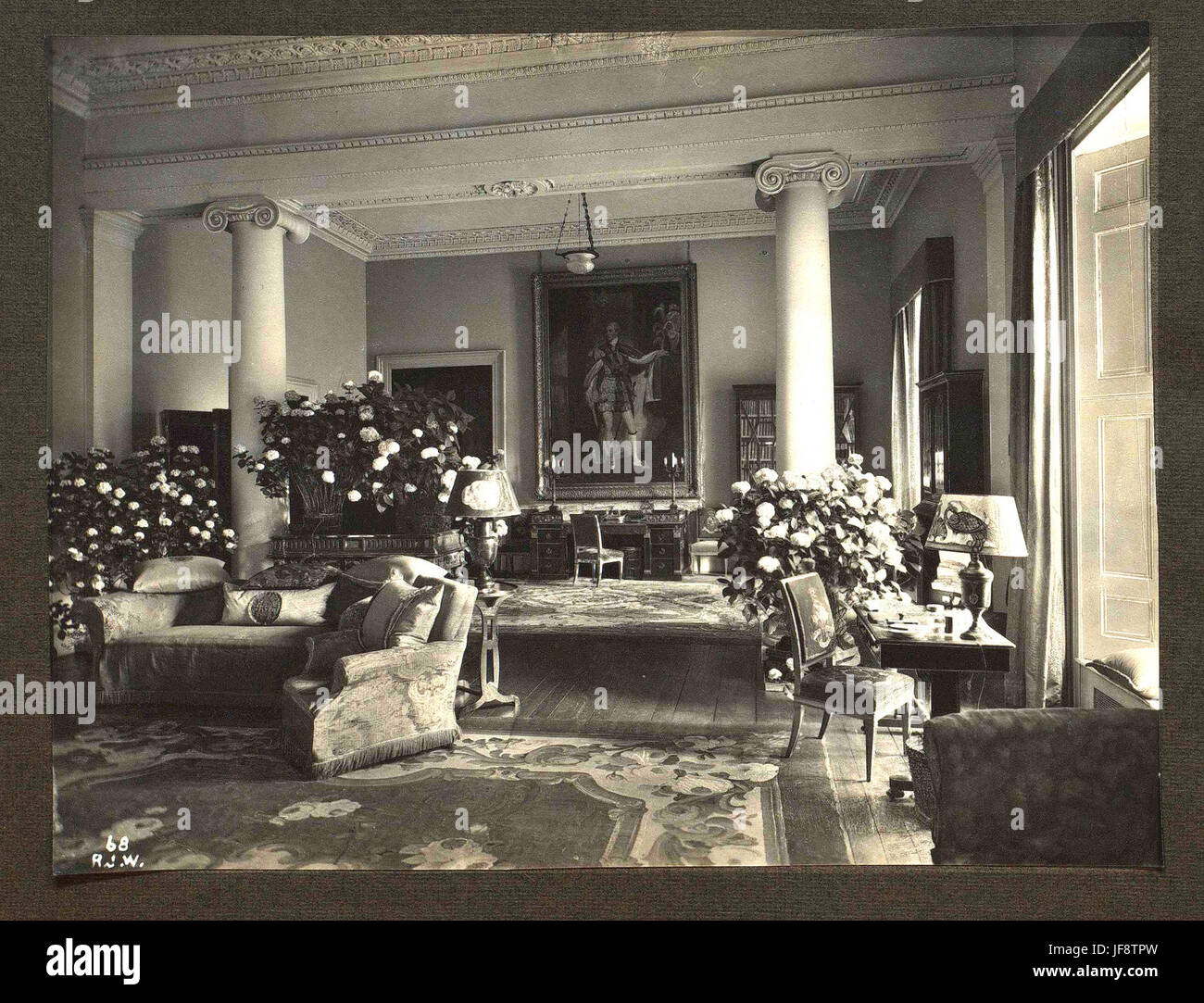 Un aperçu de l'élégance du salon de Mount Stewart, une maison historique en Irlande du Nord des années 1930 Banque D'Images