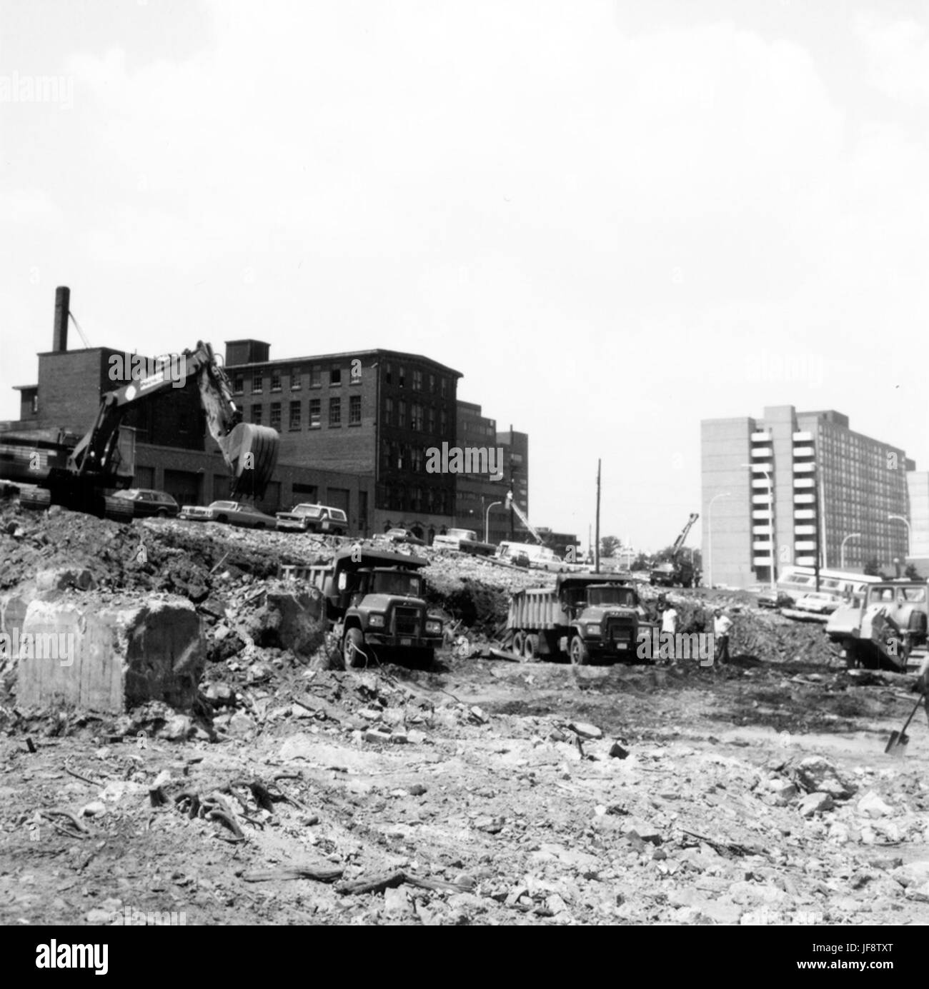 Travaux d’excavation au Halifax Metro Centre, marquant le développement d’un important lieu de sports et d’événements urbains en Nouvelle-Écosse Banque D'Images
