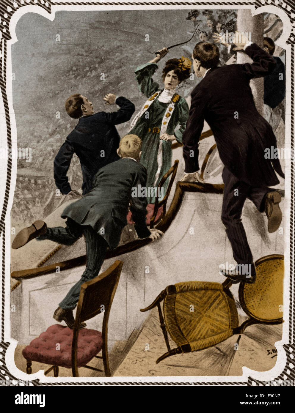 Les suffragettes - une femme à l'aide d'un fouet sur les hommes au cours d'une réunion politique au Royal Albert Hall, Londres. Le vote des femmes, droits de la femme. Conflit Banque D'Images