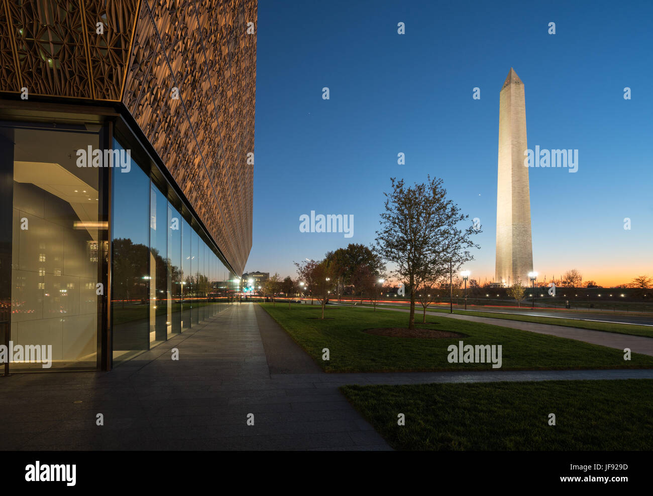 Réflexion de Washington Monument Banque D'Images