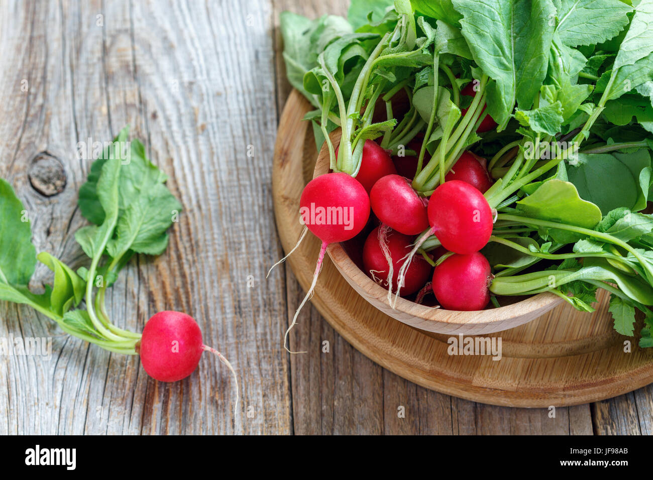 Radis rouge Banque de photographies et d’images à haute résolution - Alamy