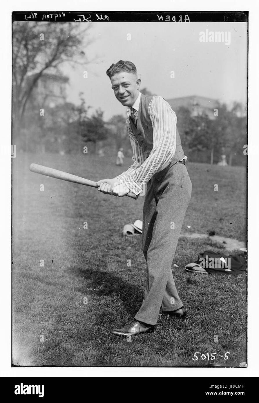 Un portrait de Victor Arden, membre du All-Star Trio, qui était également un combo musical sur le thème du baseball. Banque D'Images