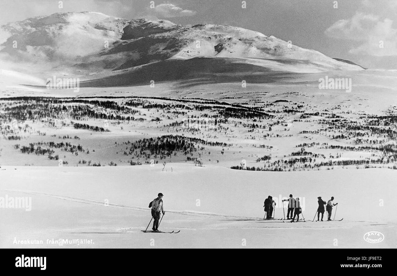Åreskutan montagne et skieurs à Jämtland, Suède Banque D'Images