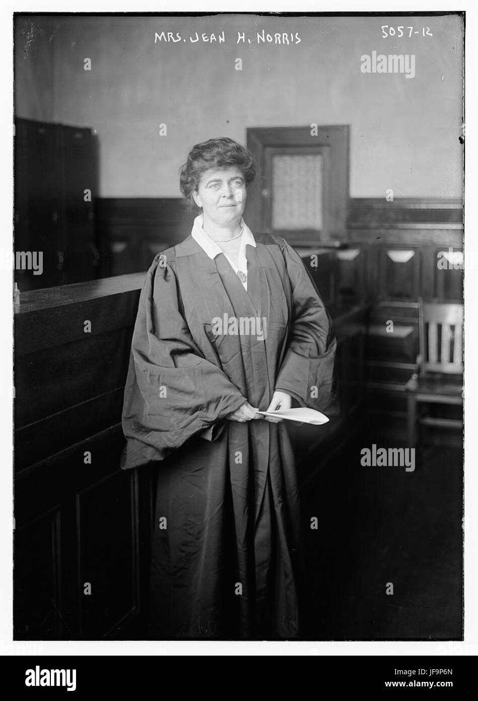 Portrait de MRS Jean H. Norris, capturant un moment dans le temps et préservant sa présence historique. Banque D'Images
