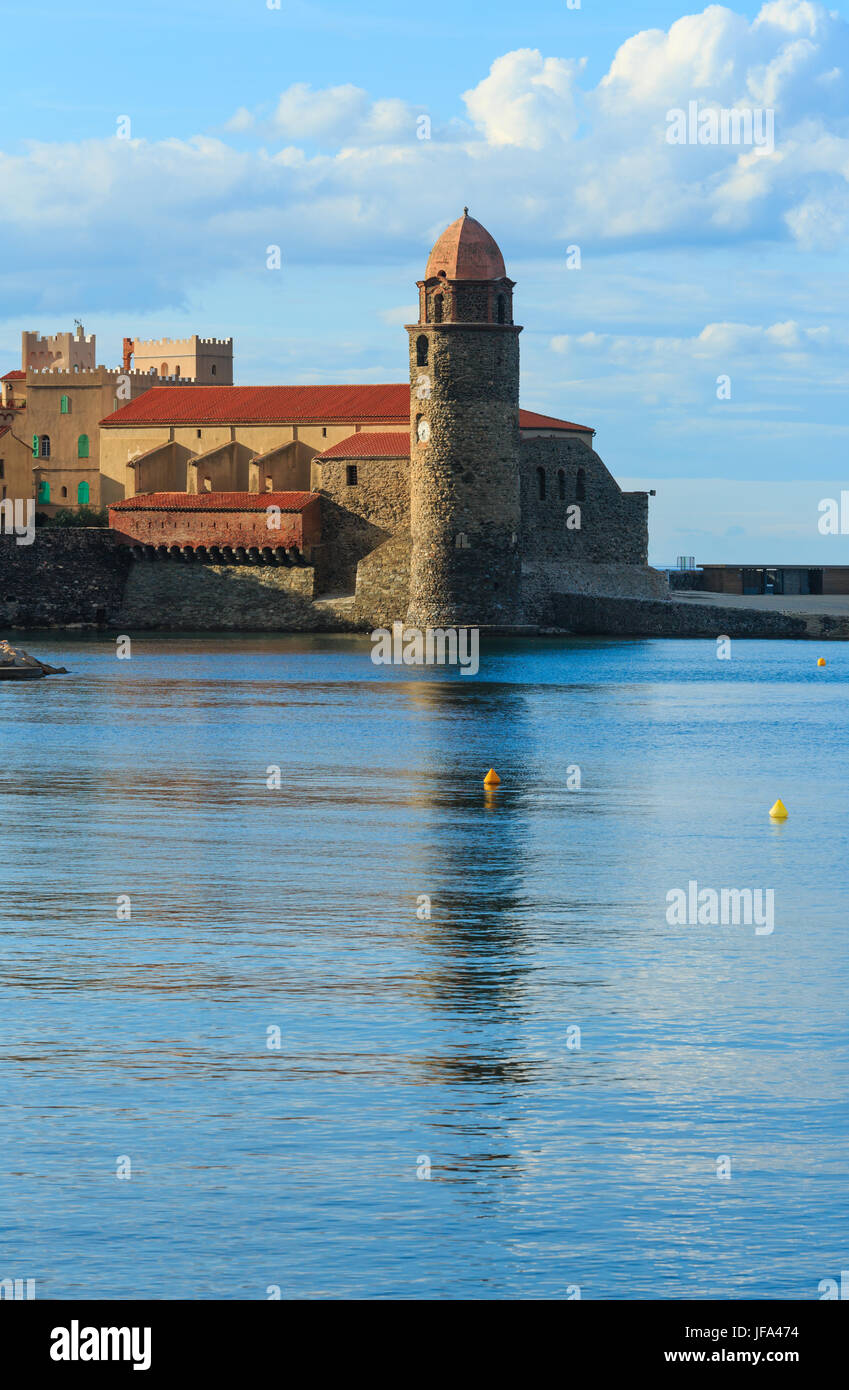 L'église le littoral, Collioure, France. Banque D'Images