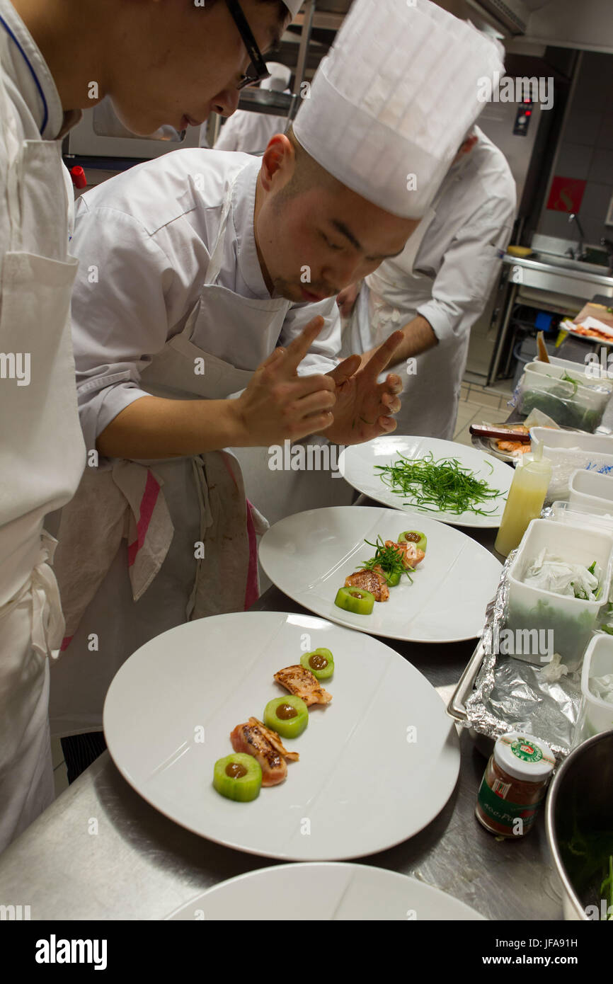 Restaurant Senderens, Alain Senderens (2 décembre 1939 - 25 juin 2017) était un chef français de premier plan et les praticiens de la Nouvelle Cuisine. Le Figaro crédité comme l'inventeur de l'alimentation et vin. Banque D'Images