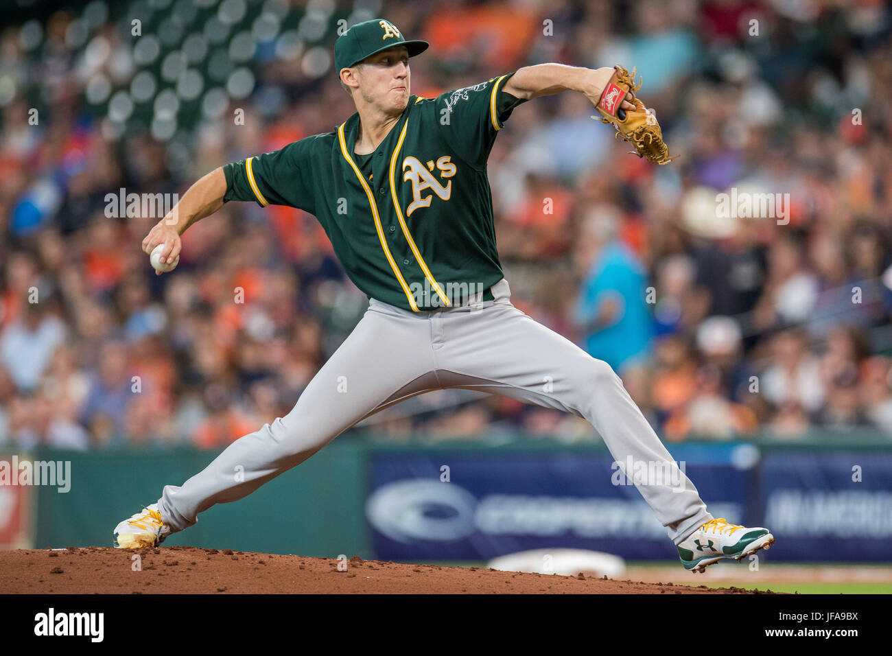 Houston, TX, USA. 29 Juin, 2017. Oakland Athletics le lanceur partant Daniel Gossett (48) emplacements pendant un match entre les Astros de Houston et les Athletics d'Oakland au Minute Maid Park de Houston, TX. Les Astros a gagné le match 6-1.Trask Smith/CSM/Alamy Live News Banque D'Images