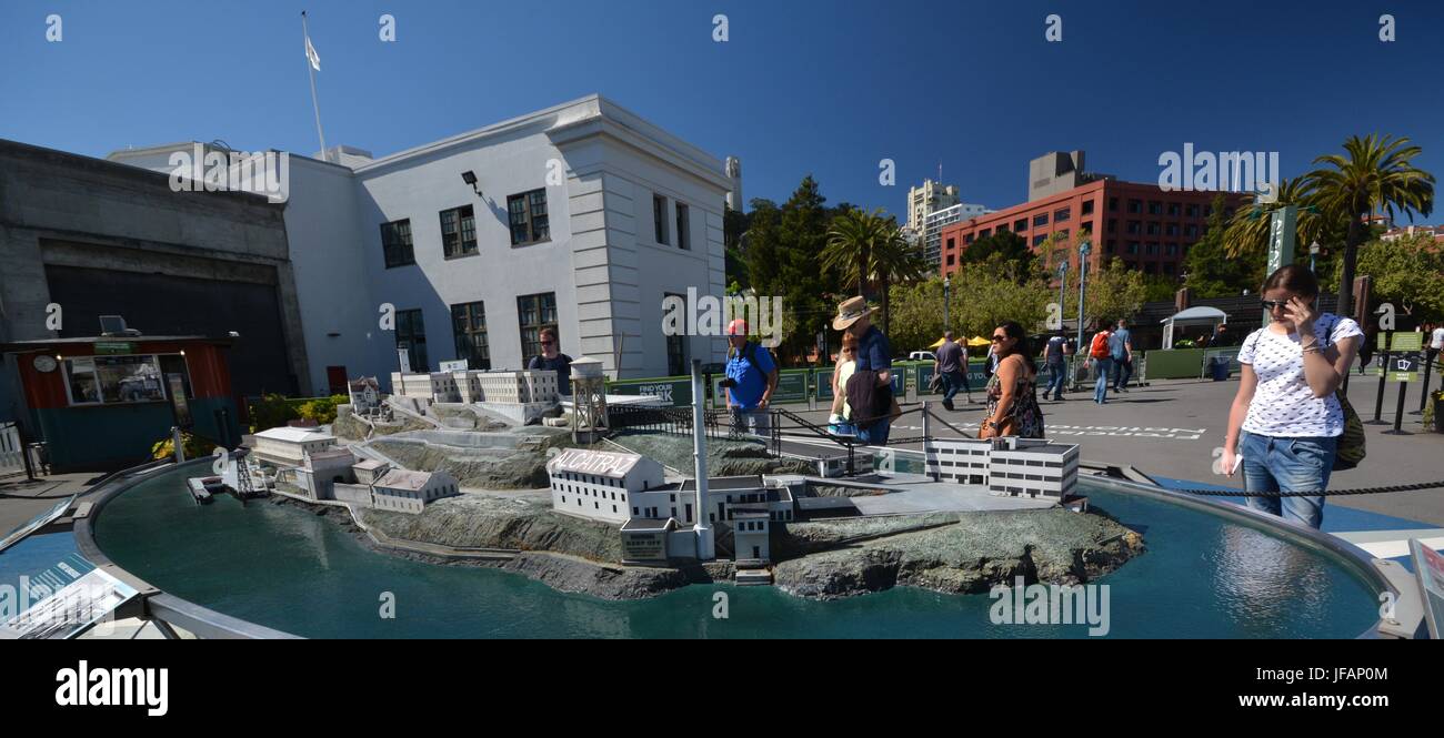 Alcatraz Cruises dans le Port de San Francisco à partir du 1er mai 2017, California USA Banque D'Images
