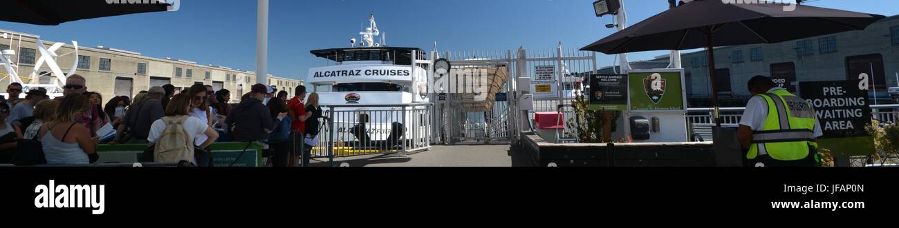 Alcatraz Cruises dans le Port de San Francisco à partir du 1er mai 2017, California USA Banque D'Images